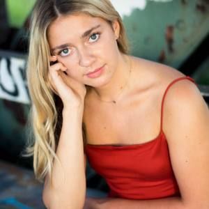 Meet your Posher, Selena